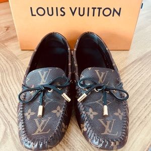 Louis Vuitton Gloria Loafer, size Women 36/6 USA